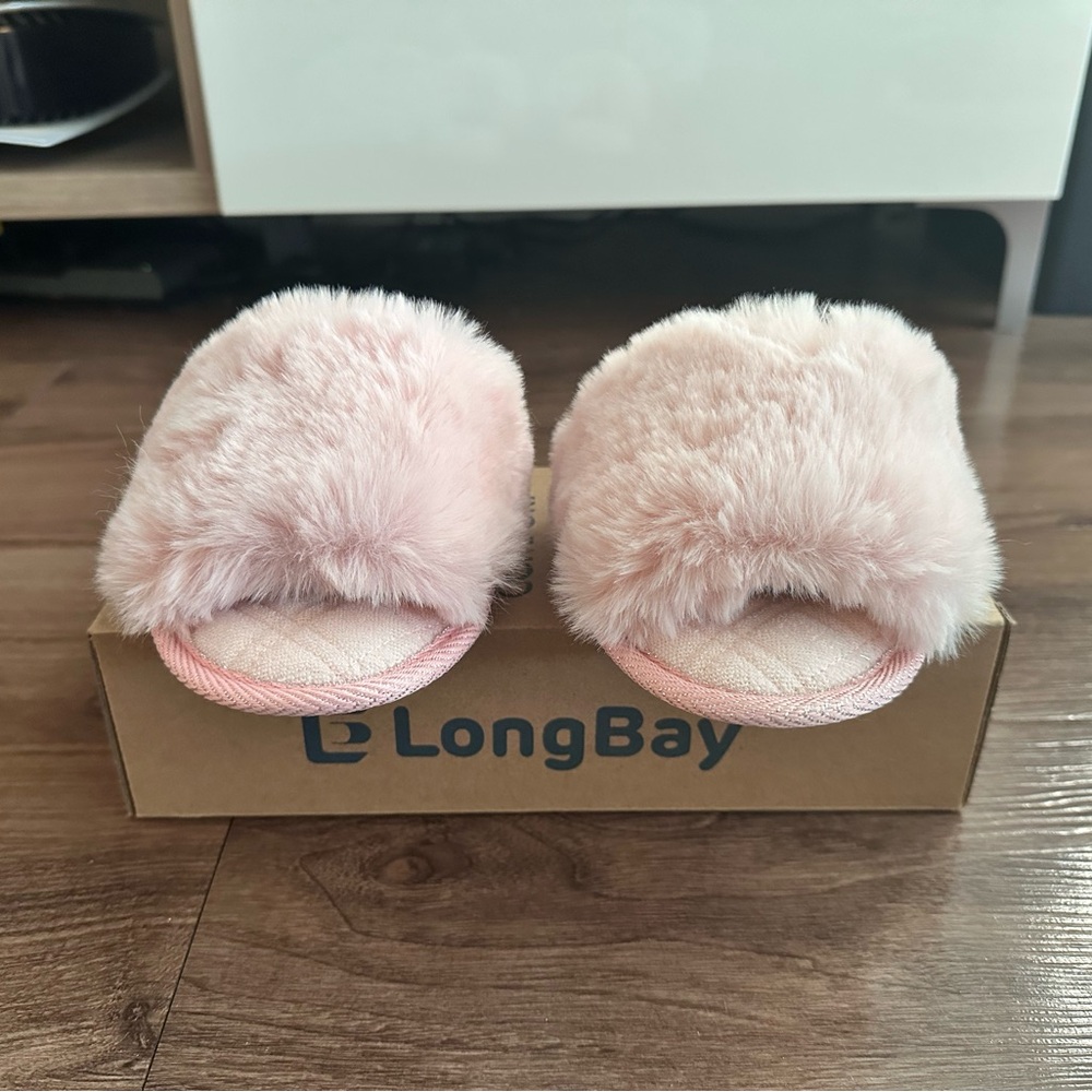 Women's Pink Fuzzy Slippers